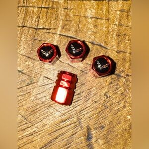 Corvette Corvette valvestem tire caps‎